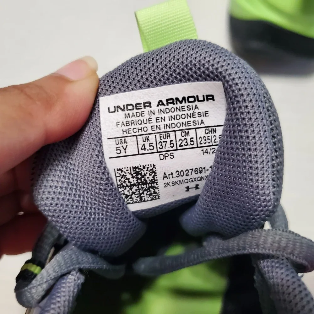 Under Armour Scramjet 6 Boys Running Shoes Titan Gray Morph Green Size 5Y 302769
